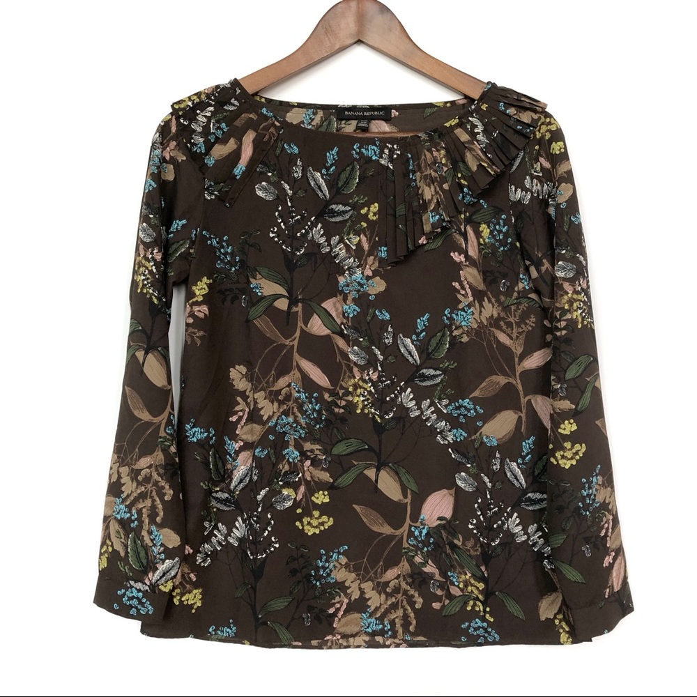 Floral Blouse with Pleated Collar